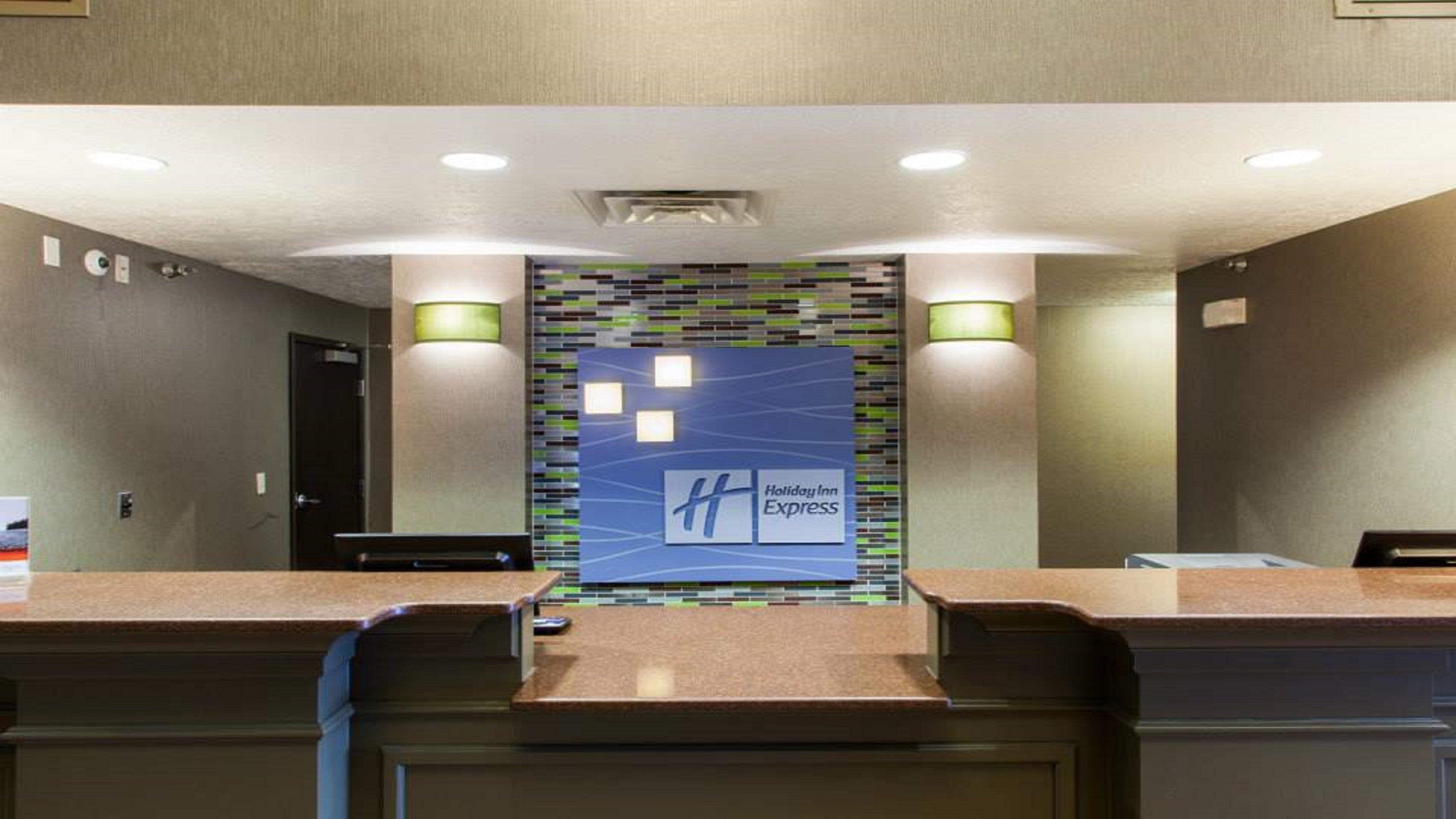 Holiday Inn Express Hotel & Suites Sioux Falls-Brandon By Ihg Exterior photo