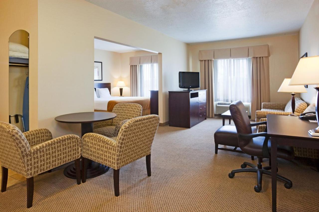Holiday Inn Express Hotel & Suites Sioux Falls-Brandon By Ihg Exterior photo